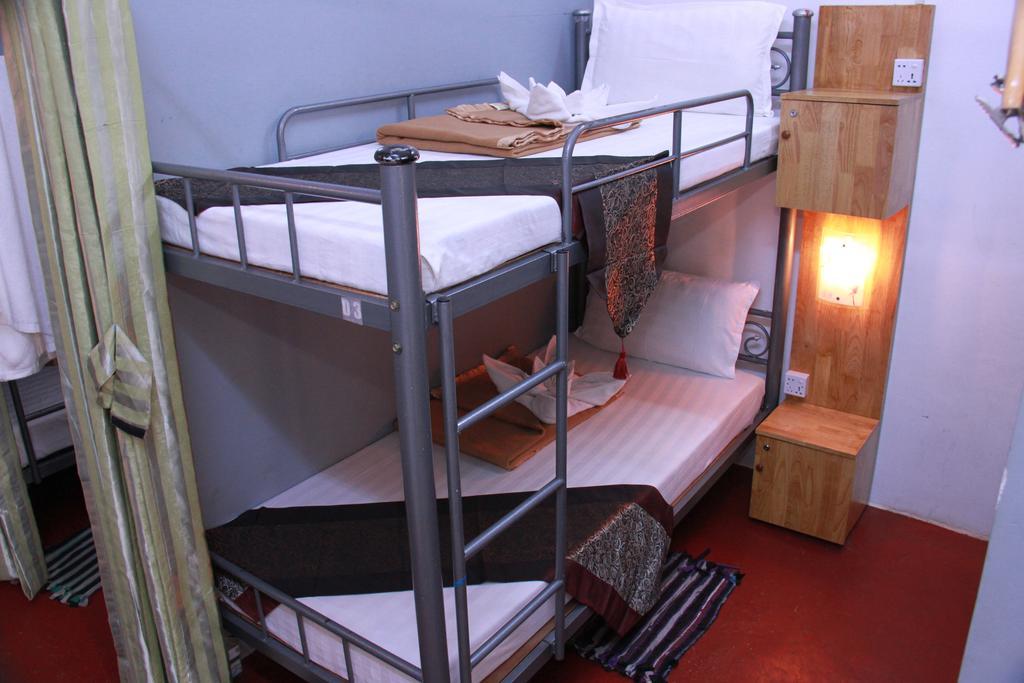 20Th Street Hostel ย่างกุ้ง ภายนอก รูปภาพ